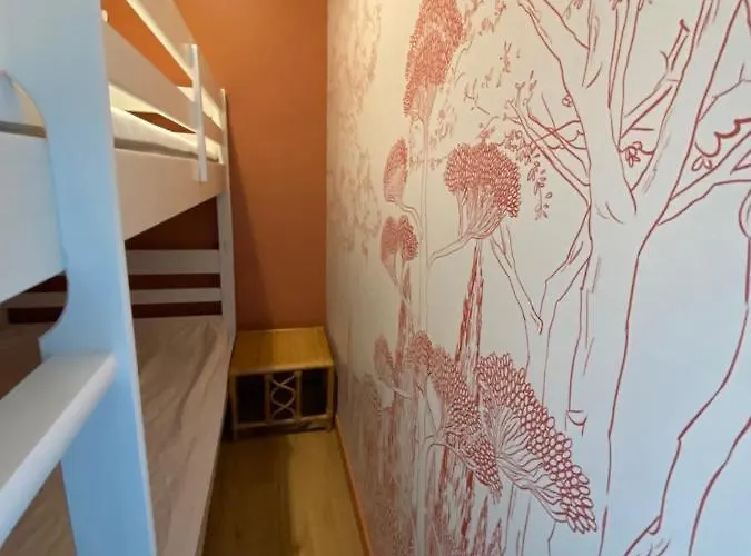 La De Leontine * Ла-Боль-Эскублак