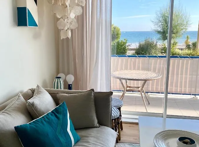 La De Leontine * Ла-Боль-Эскублак